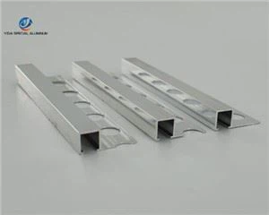 Läikivkattega alumiiniumist ruudukujuline servaplaatide viimistlus